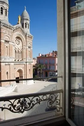 Tek Büyük veya İki Ayrı Yataklı Oda, Şehir Manzaralı