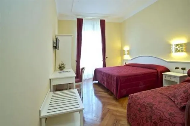 Üç Kişilik Oda, Göl Manzaralı