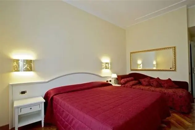 Üç Kişilik Oda, Göl Manzaralı