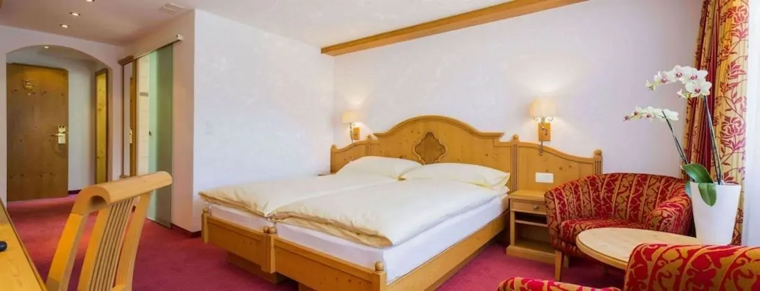 Deluxe Tek Büyük Yataklı Oda, 2 Tek Kişilik Yatak, Balkon, Dağ Manzaralı
