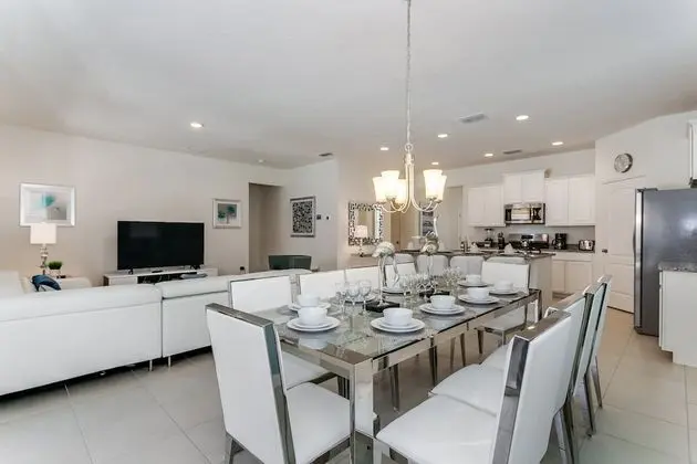 Villa (7041OAKWOOD)