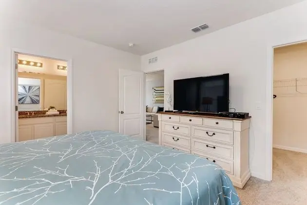 Villa (7041OAKWOOD)