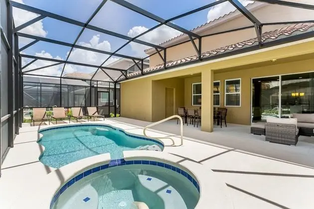 Villa (7041OAKWOOD)