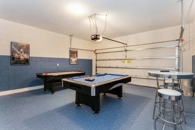 Villa (7041OAKWOOD)