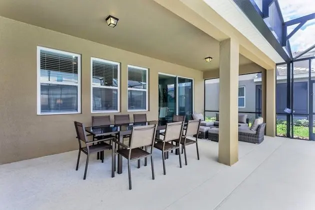 Villa (7041OAKWOOD)