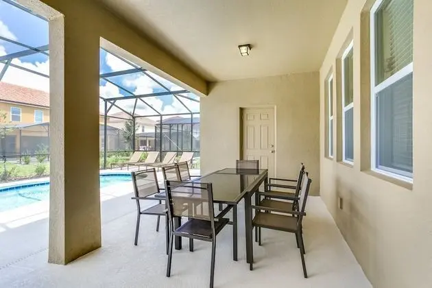 Villa (7041OAKWOOD)