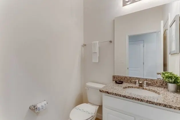 Villa (7041OAKWOOD)