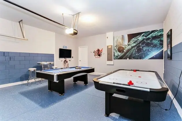 Villa (7041OAKWOOD)