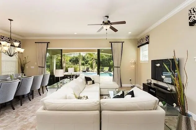 Villa (Exceptional 5 Bedroom Property On Reu)