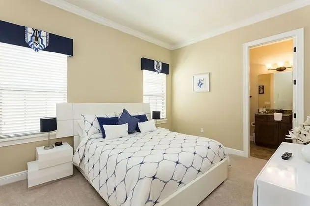 Villa (Exceptional 5 Bedroom Property On Reu)