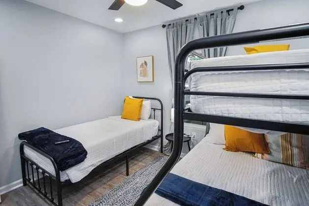 Ev (5 Bedrooms)