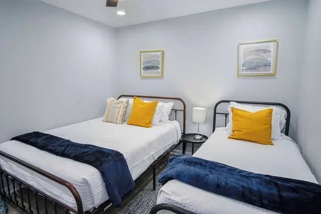 Ev (5 Bedrooms)