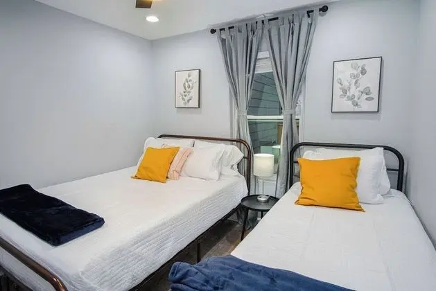Ev (5 Bedrooms)