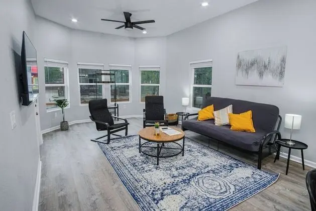 Ev (5 Bedrooms)