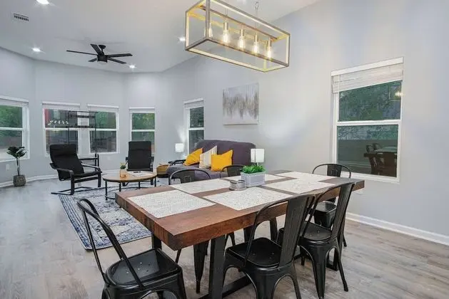 Ev (5 Bedrooms)