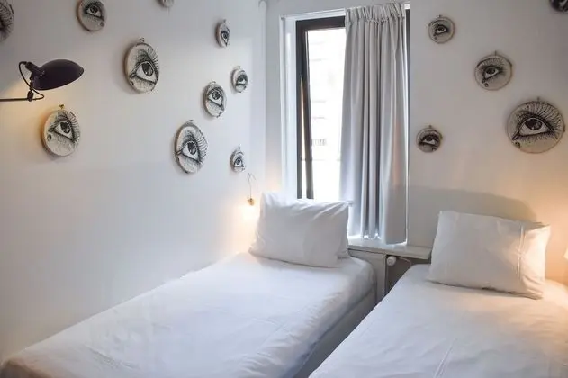 Comfort Tek Büyük veya İki Ayrı Yataklı Oda