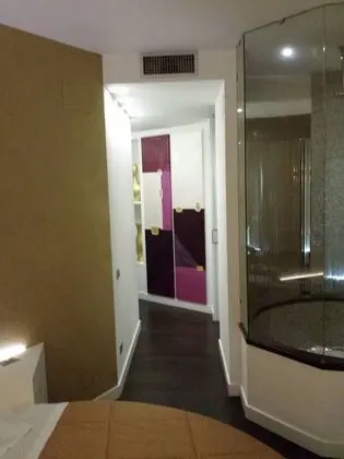 Exclusive Tek Büyük Yataklı Oda