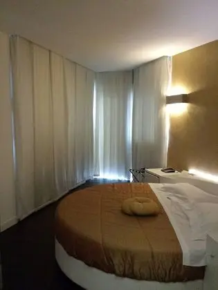 Exclusive Tek Büyük Yataklı Oda