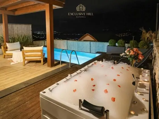 Deluxe Bungalow 2+1, Göl Manzaralı, Özel Havuzlu