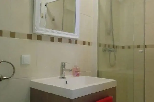 Ev