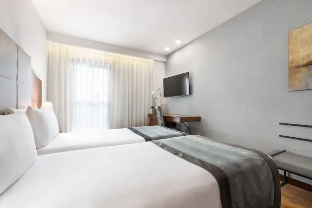 Büyük Yataklı Tek Kişilik Oda