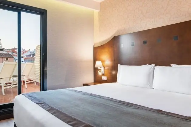 Tek Büyük Yataklı Oda