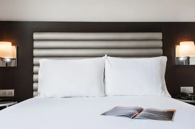 Tek Büyük veya İki Ayrı Yataklı Oda, Teras