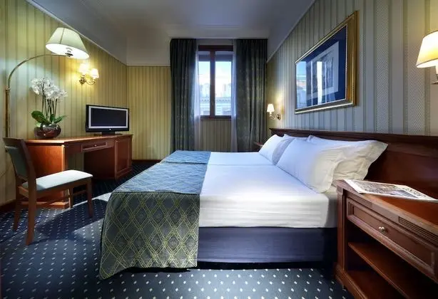 Tek Büyük Yataklı Oda