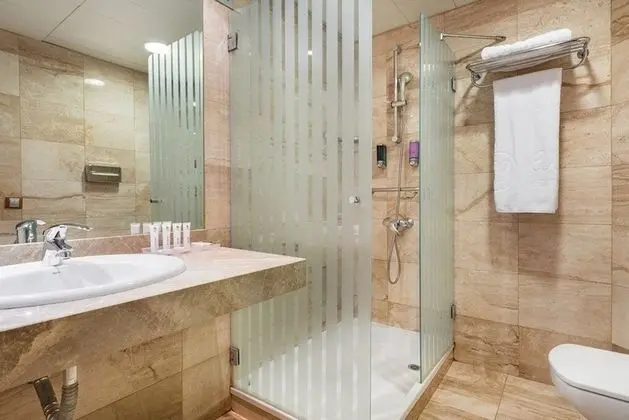 Tek Büyük Yataklı Oda (Interior)
