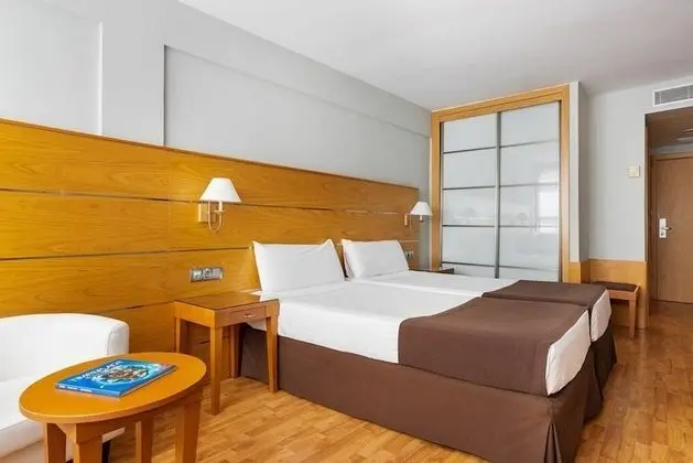 Tek Büyük Yataklı Oda (Interior)