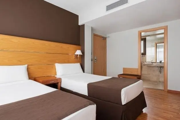Tek Büyük Yataklı Oda (Interior)