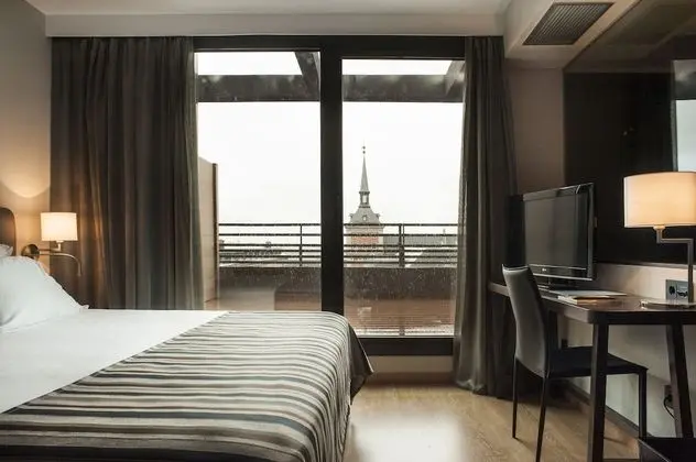 Tek Büyük Yataklı Oda (with extra bed)