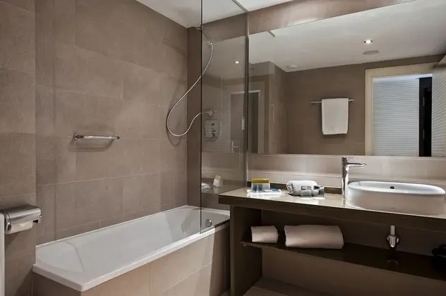 Tek Büyük Yataklı Oda (with extra bed)