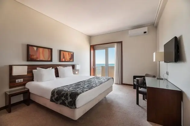 Deluxe Tek Büyük Yataklı Oda (Frontal Sea View)