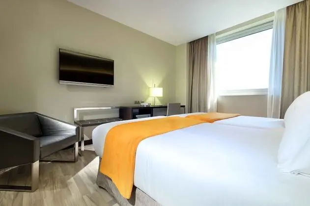 Büyük Yataklı Tek Kişilik Oda