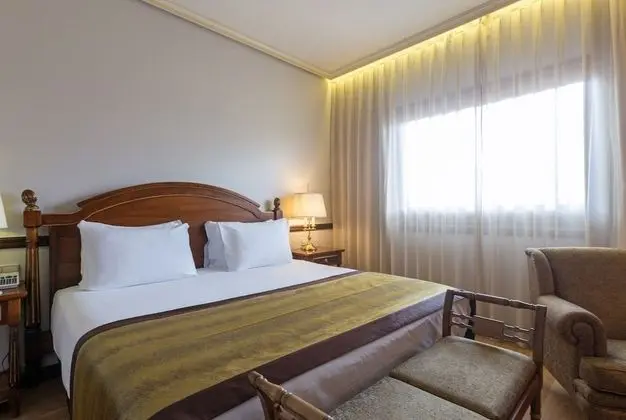 Tek Büyük veya İki Ayrı Yataklı Oda