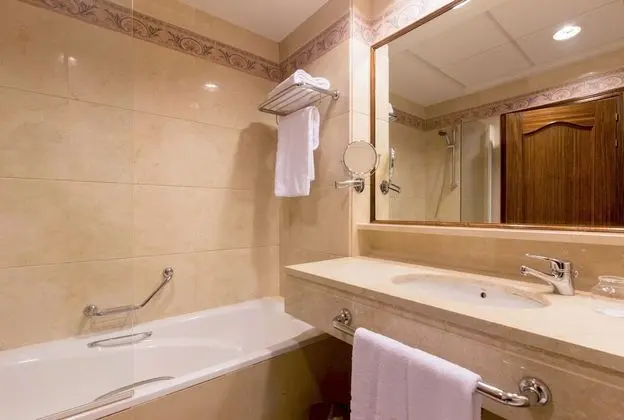 Tek Büyük veya İki Ayrı Yataklı Oda