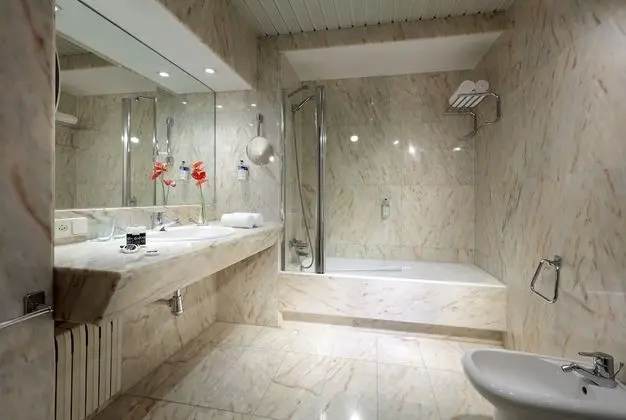 Tek Büyük Yataklı Oda (With Parking)