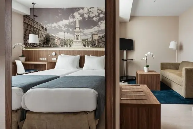 Tek Büyük Yataklı Oda (with Sofa Bed)