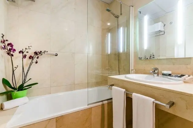 Standard Tek Büyük veya İki Ayrı Yataklı Oda