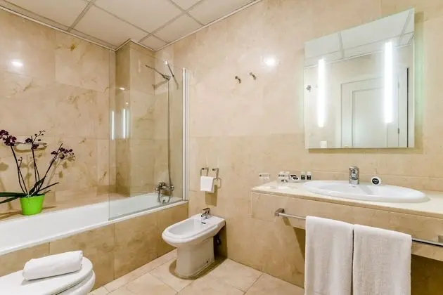 Tek Büyük veya İki Ayrı Yataklı Oda