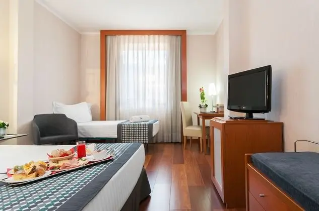 Standard Üç Kişilik Oda (Parking Exterior Incluido)