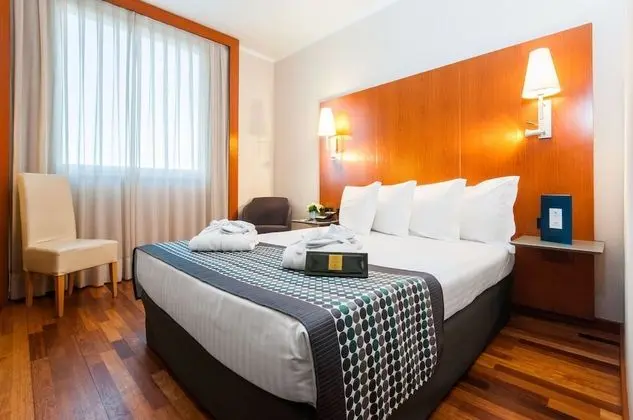 Tek Büyük Yataklı Oda (With Extra Beds)
