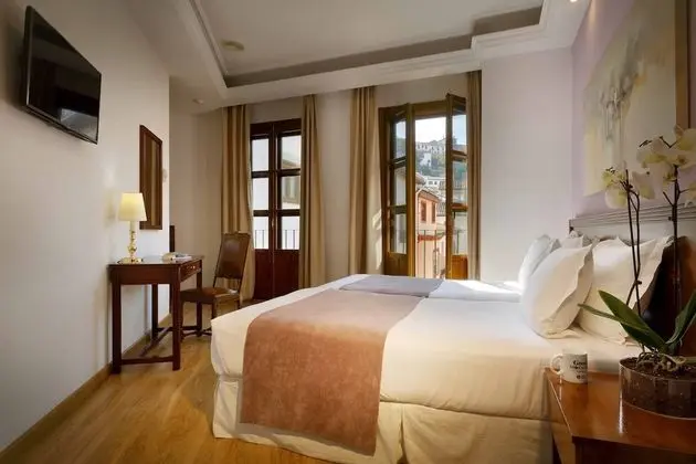 Tek Büyük Yataklı Oda