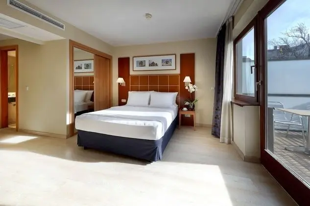 Standard Büyük Yataklı Tek Kişilik Oda