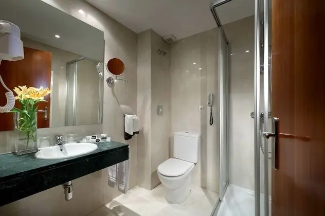 Standard Tek Büyük veya İki Ayrı Yataklı Oda