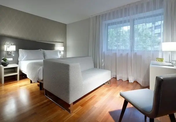 Büyük Yataklı Tek Kişilik Oda