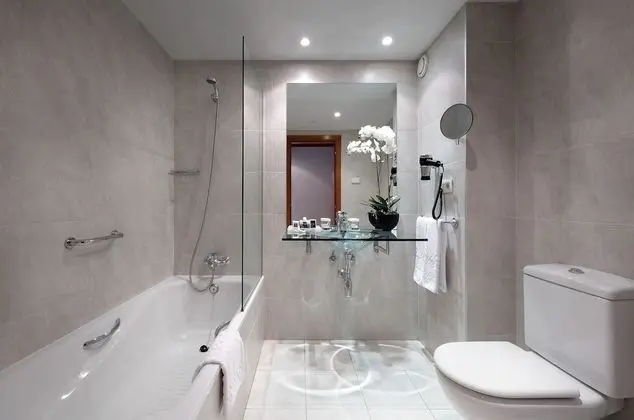 Büyük Yataklı Tek Kişilik Oda