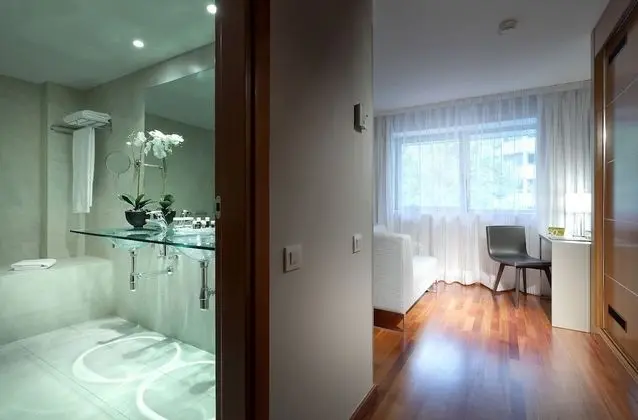 Tek Büyük Yataklı Oda, 1 Çift Kişilik Yatak