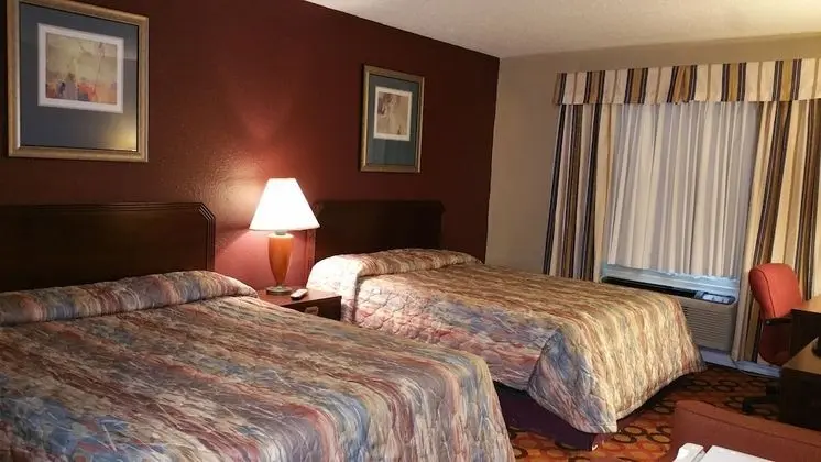 Standard Double Queen Room